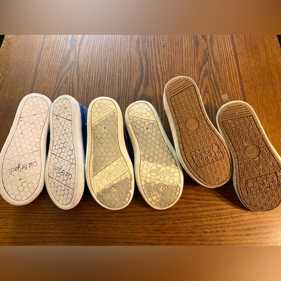 3 pairs boys sneakers/boots: 1 pair tan ankle boots & 2 navy canvas Cat & Jack - Picture 8 of 8